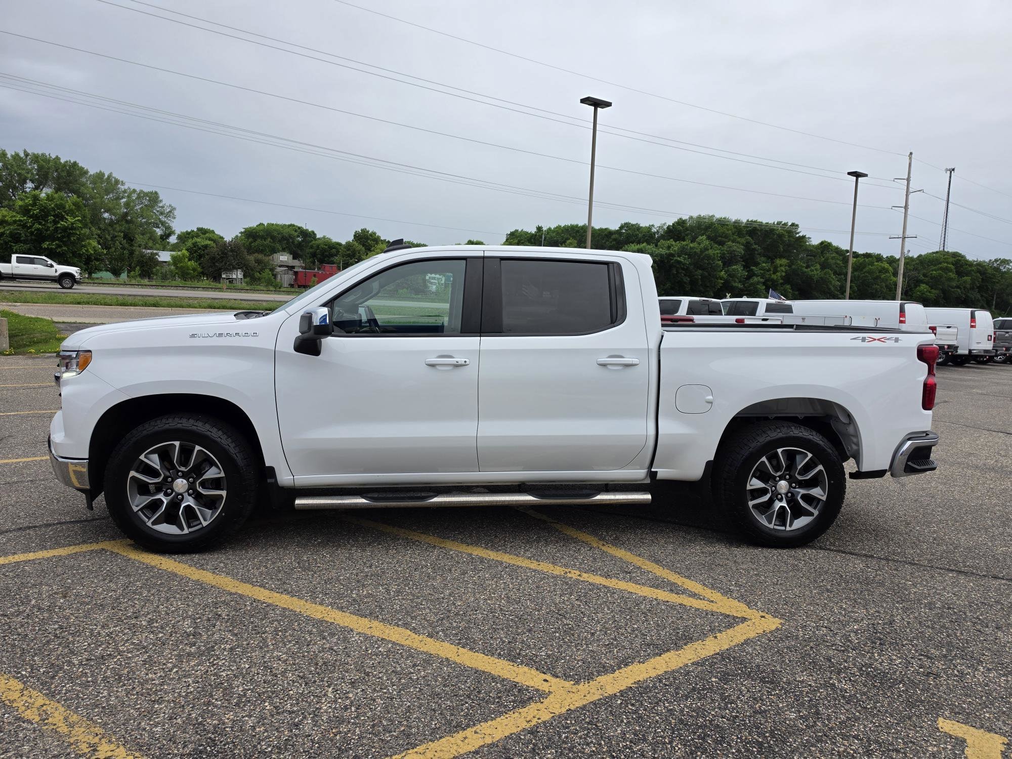 Used 2022 Chevrolet Silverado 1500 LT with VIN 1GCPDKEK9NZ645550 for sale in Annandale, Minnesota