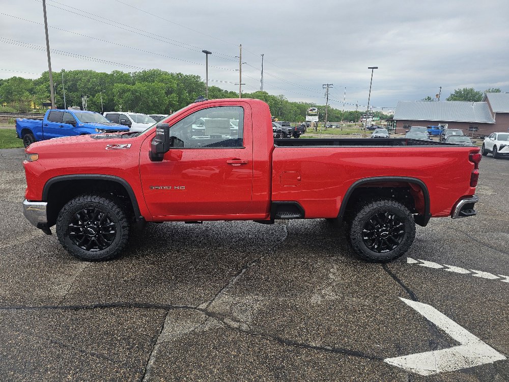 2025 Chevrolet Silverado 3500HD LT photo 2