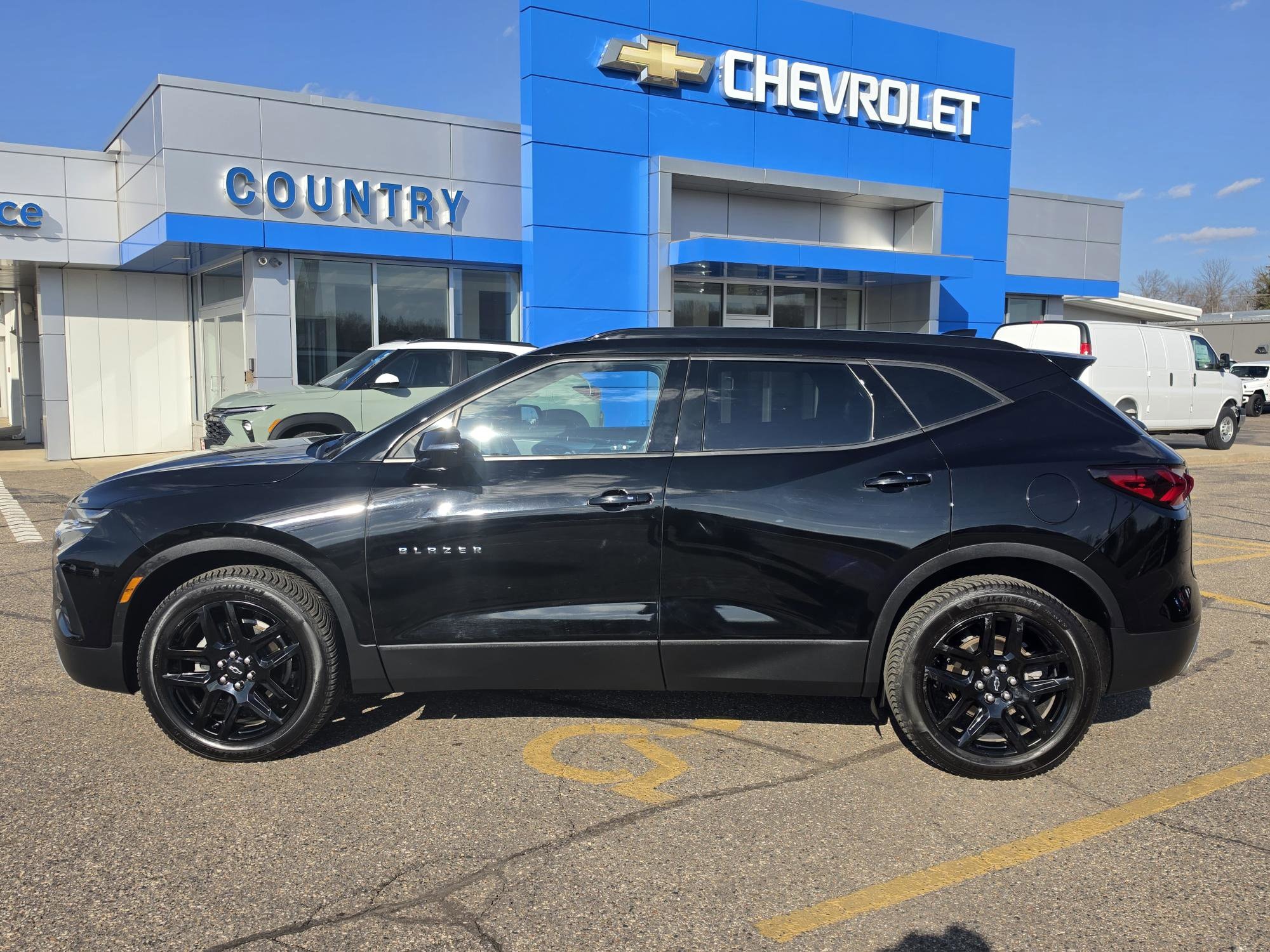 Used 2022 Chevrolet Blazer 2LT with VIN 3GNKBHR43NS210042 for sale in Annandale, Minnesota