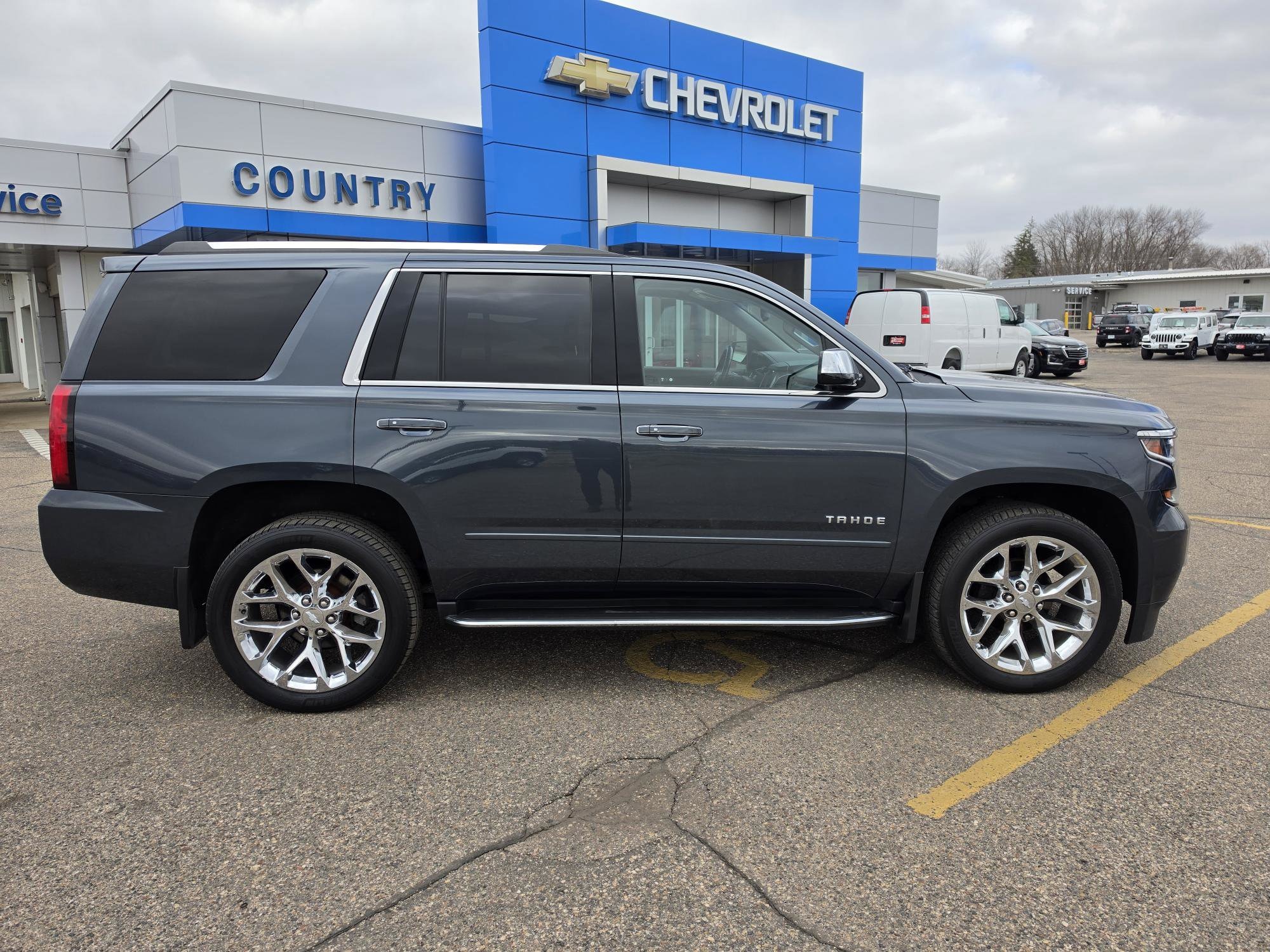 Used 2019 Chevrolet Tahoe Premier with VIN 1GNSKCKC3KR327154 for sale in Annandale, Minnesota