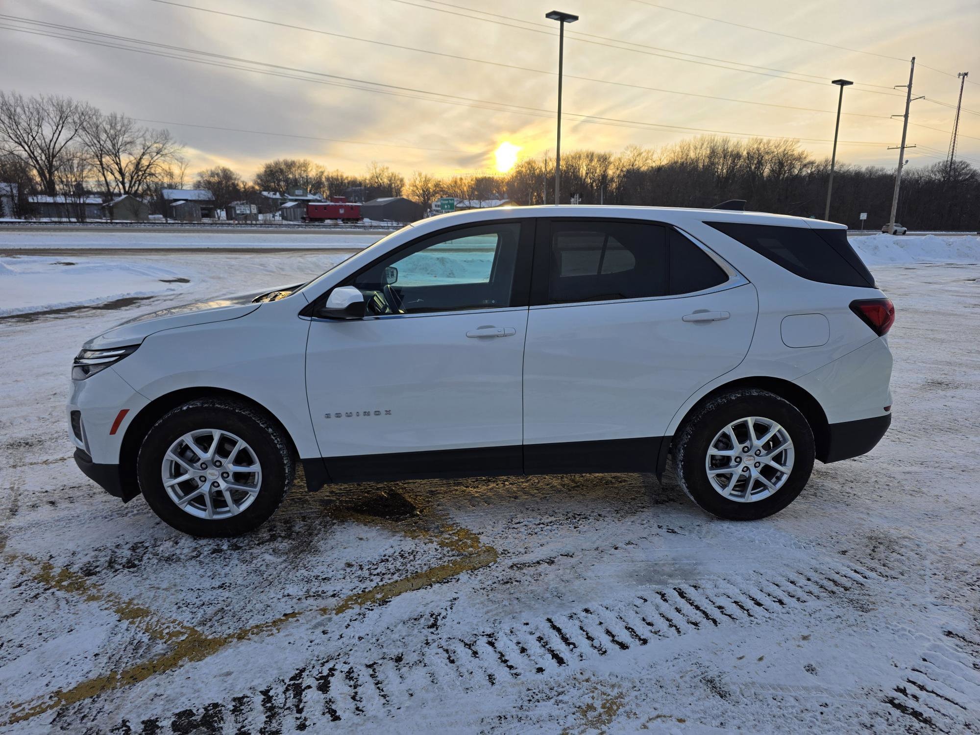 Used 2024 Chevrolet Equinox LT with VIN 3GNAXUEG7RL336359 for sale in Annandale, Minnesota