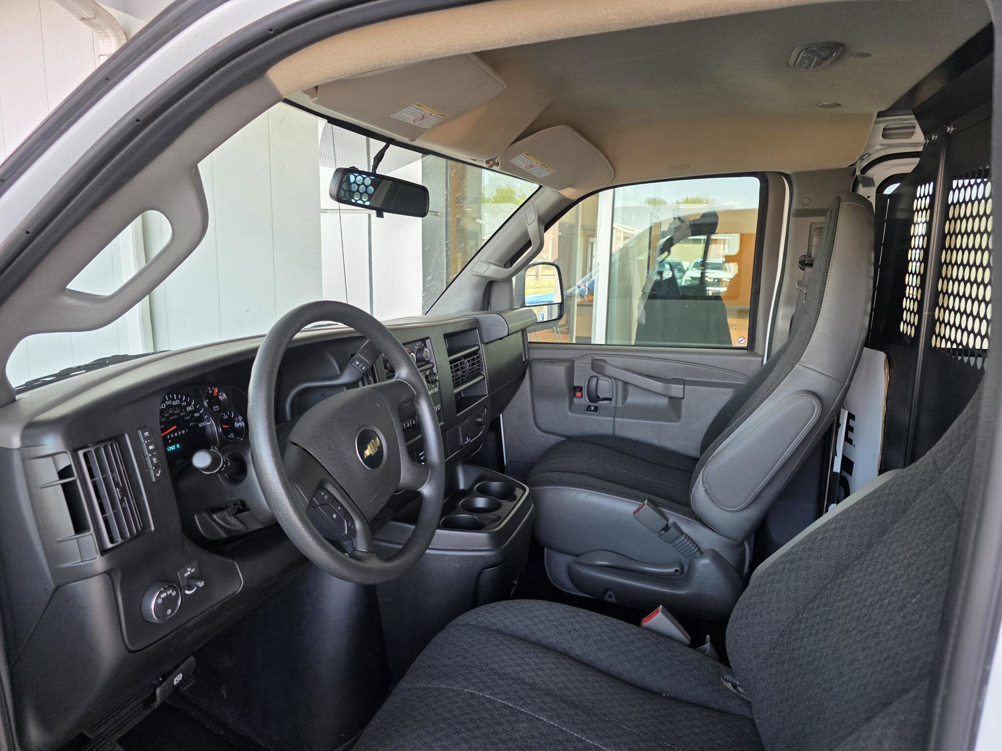2023 Chevrolet Express 2500 Cargo Van photo 2