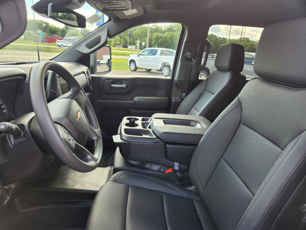 2024 Chevrolet Silverado 2500HD photo 3