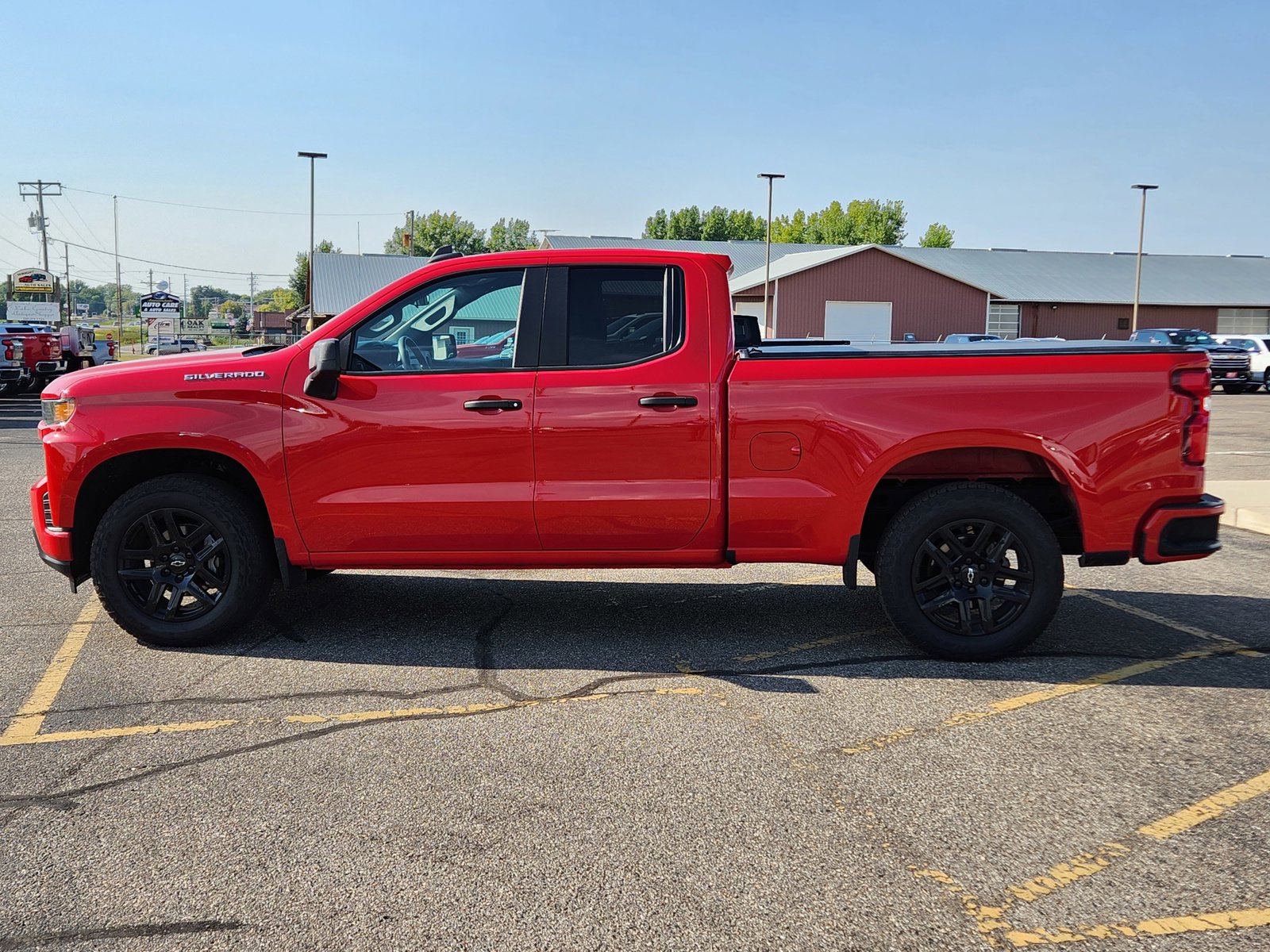 Used 2020 Chevrolet Silverado 1500 Custom with VIN 1GCRYBEH9LZ378084 for sale in Annandale, Minnesota