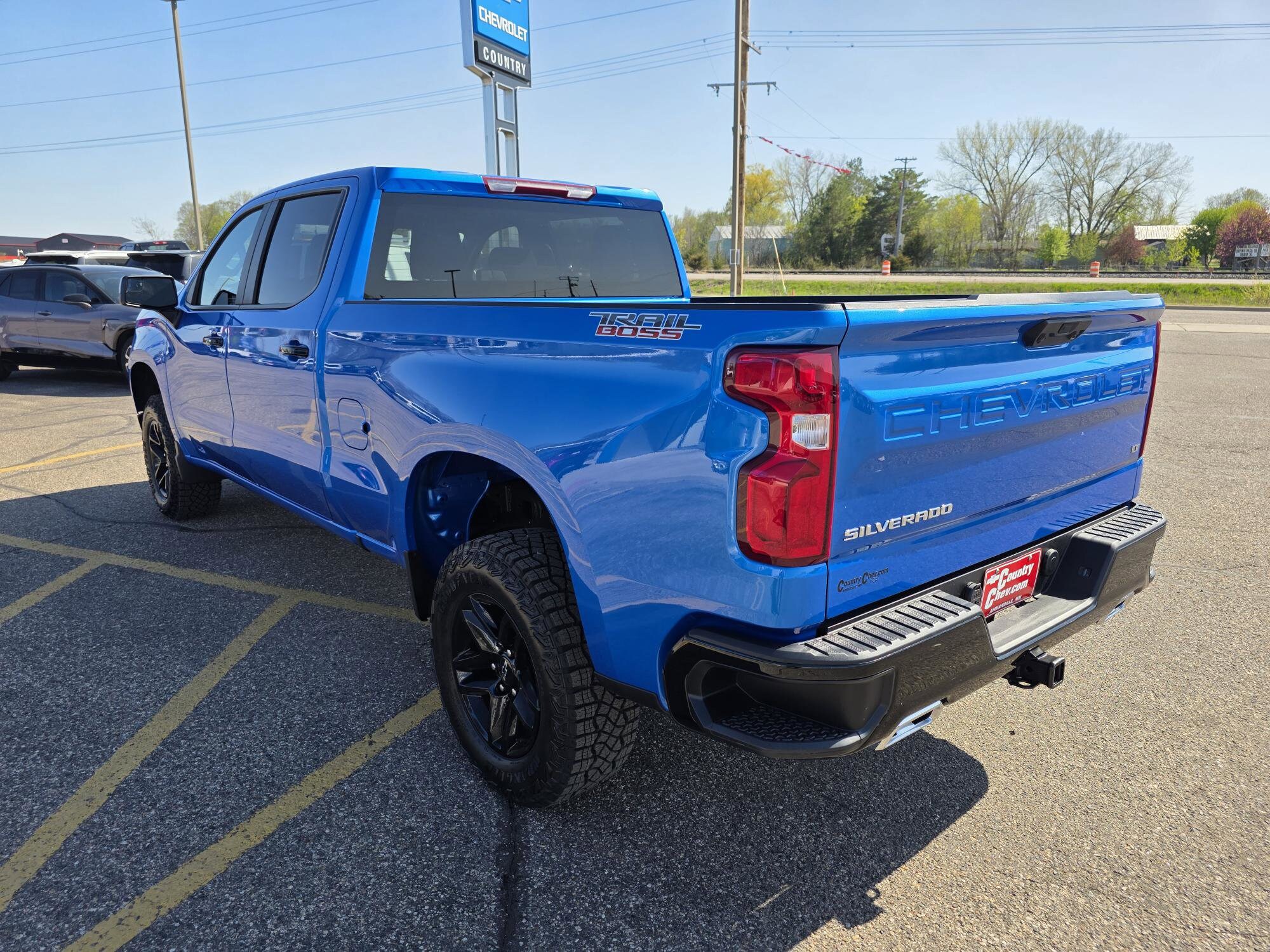 2025 Chevrolet Silverado 1500 LT Trail Boss photo 3