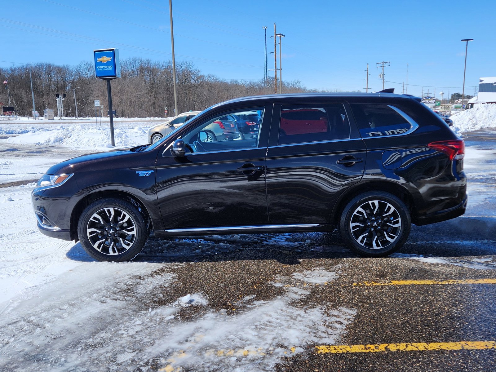 Used 2018 Mitsubishi Outlander SEL with VIN JA4J24A58JZ030810 for sale in Annandale, Minnesota