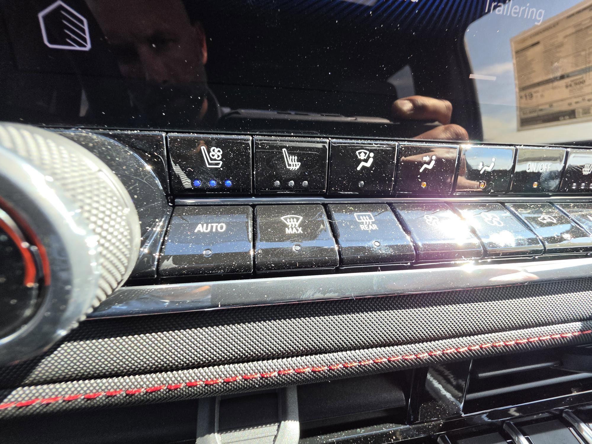 2026 Chevrolet Colorado Z71 - Photo 11