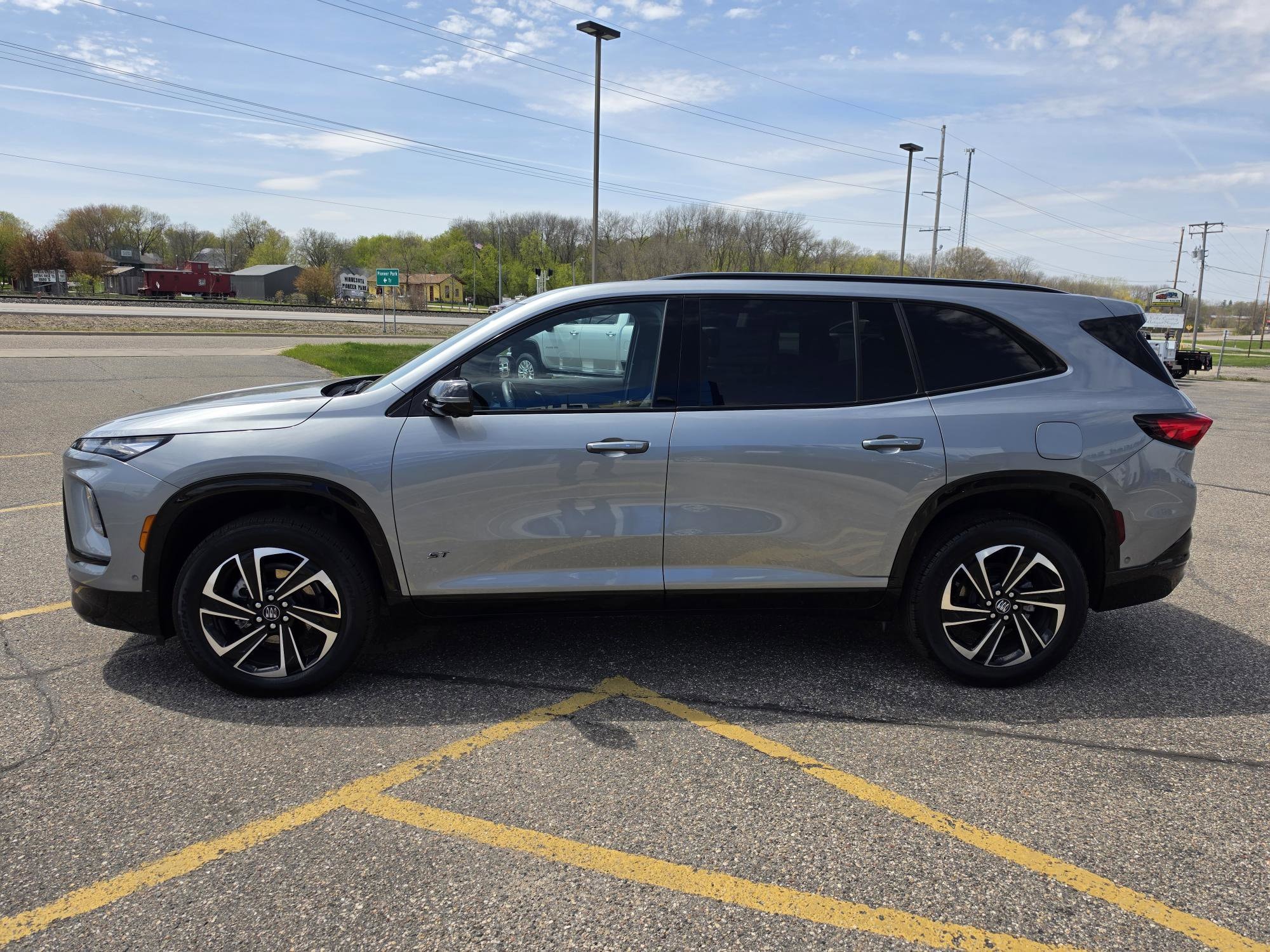 Used 2025 Buick Enclave Sport Touring with VIN 5GAEVBKS1SJ100107 for sale in Annandale, Minnesota