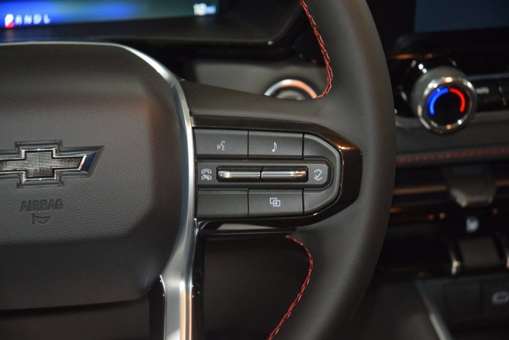 2026 Chevrolet Colorado Z71 - Photo 38