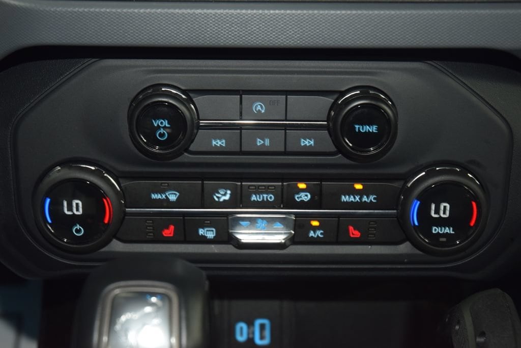 2024 Ford Bronco 4-Door Everglades - Photo 35