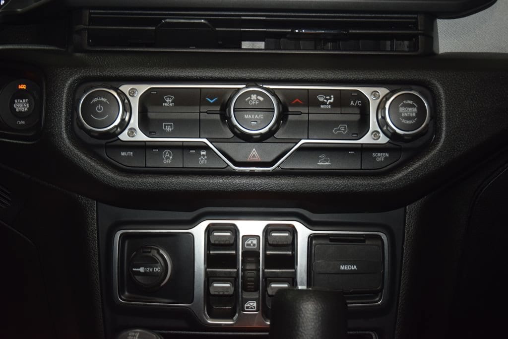 2024 Jeep Gladiator Nighthawk - Photo 31
