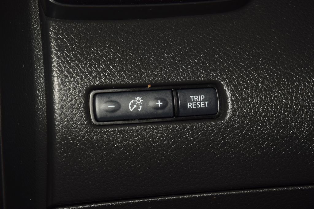 2018 Nissan Rogue SV - Photo 34