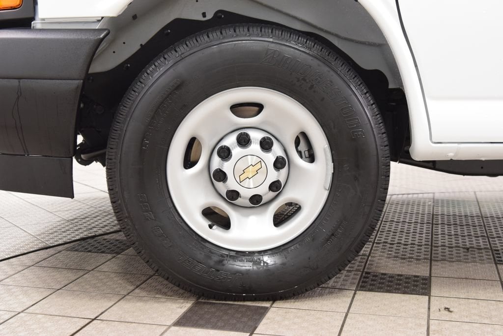 2026 Chevrolet Express Passenger LS - Photo 18