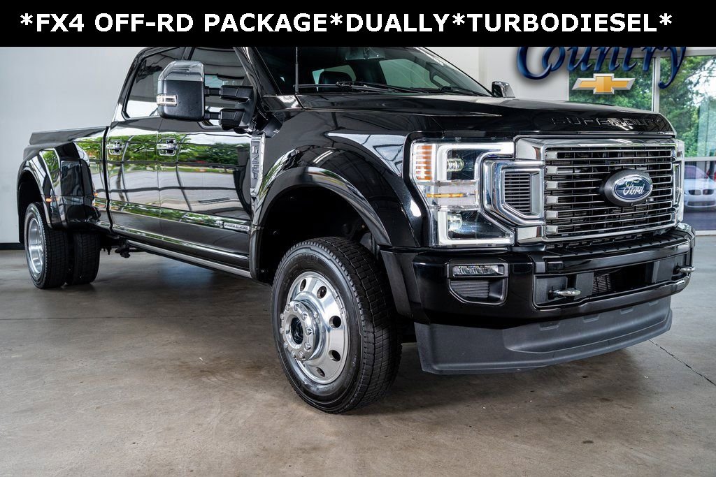 2022 Ford F-450 Super Duty Platinum's photo