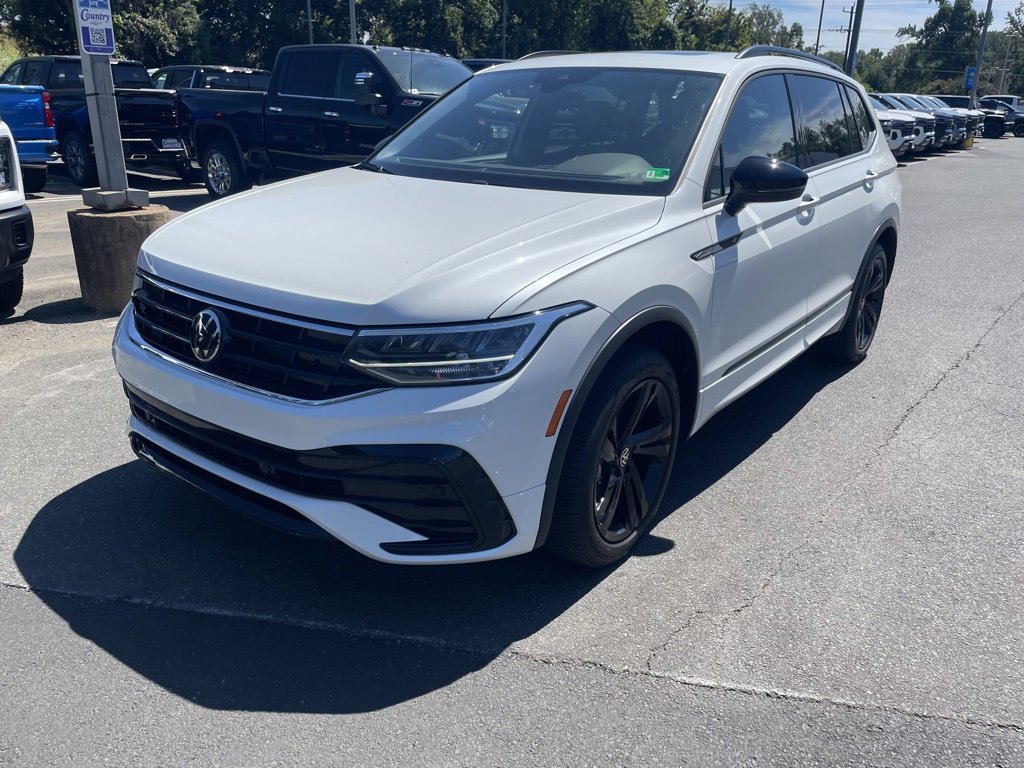 2024 Volkswagen Tiguan SE R-Line Black photo 3