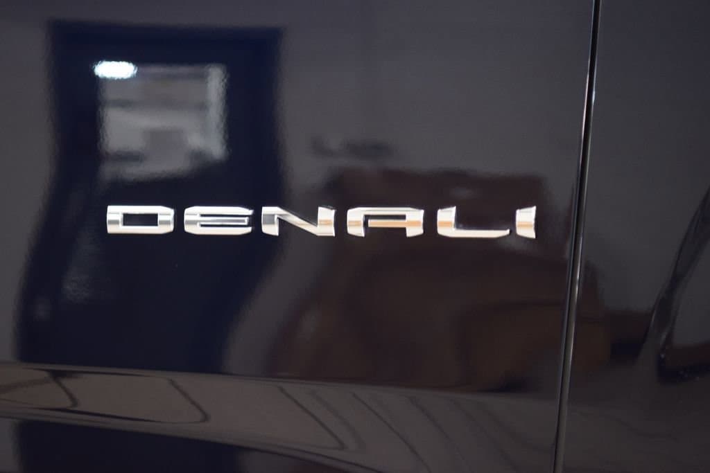 2024 GMC Yukon Denali - Photo 17