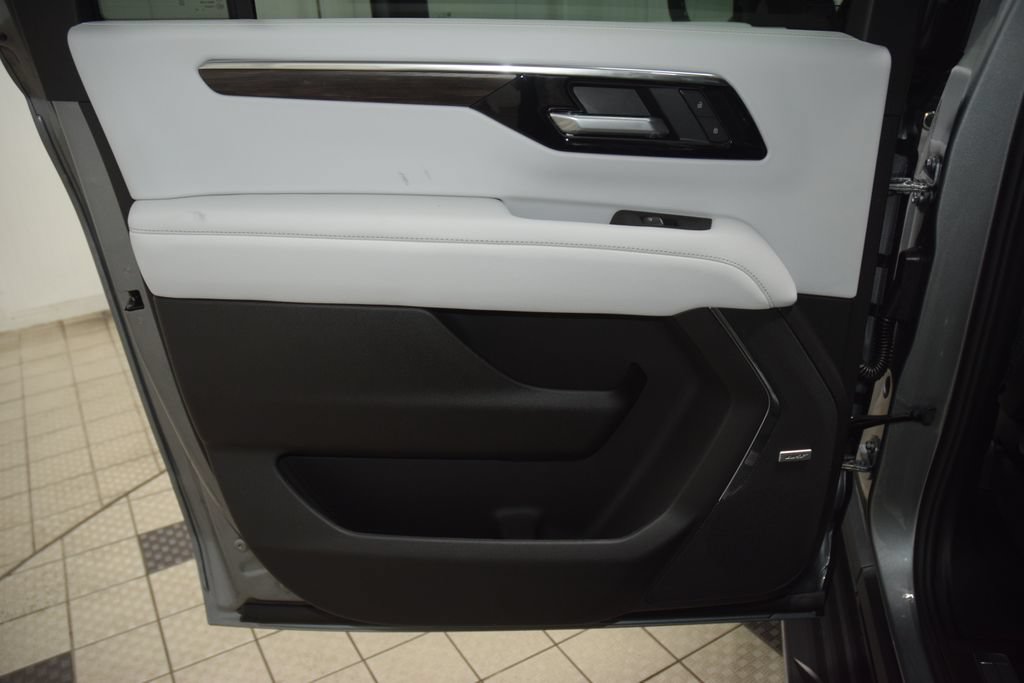 2026 Chevrolet Suburban Premier - Photo 47