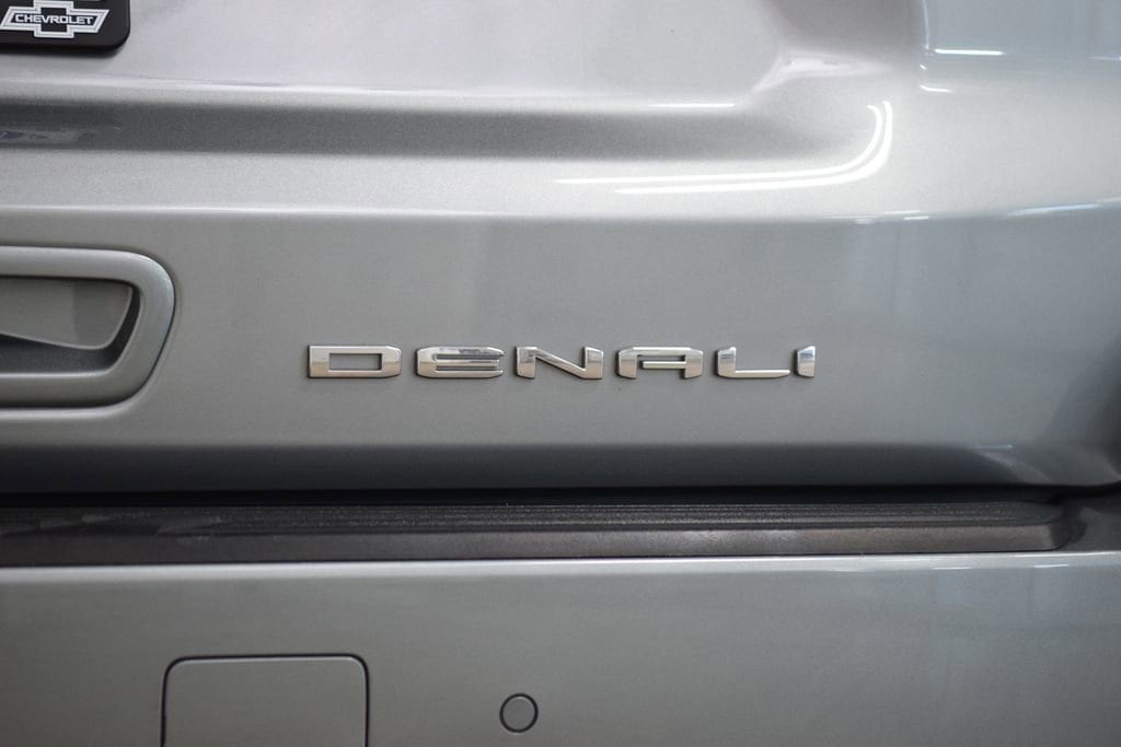 2024 GMC Yukon Denali - Photo 23