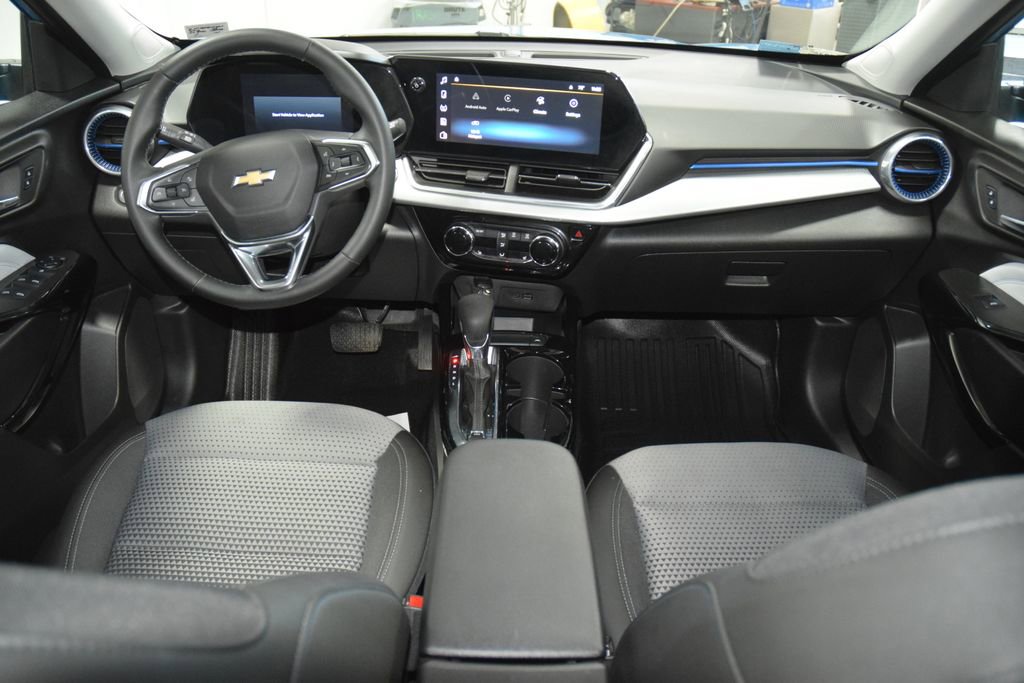 2025 Chevrolet Trax LT - Photo 28