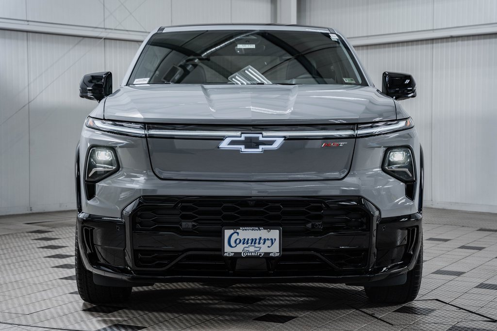 2025 Chevrolet Silverado EV RST photo 2