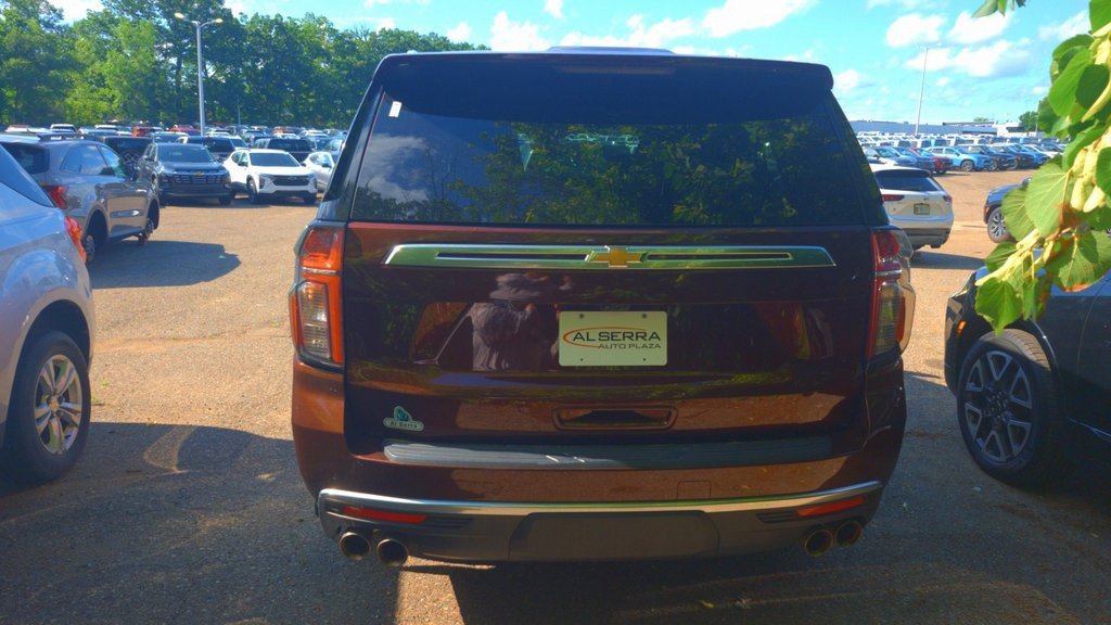 2023 Chevrolet Suburban High Country photo 2