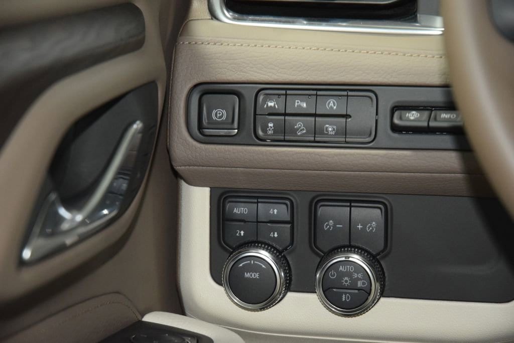 2024 GMC Yukon Denali - Photo 37