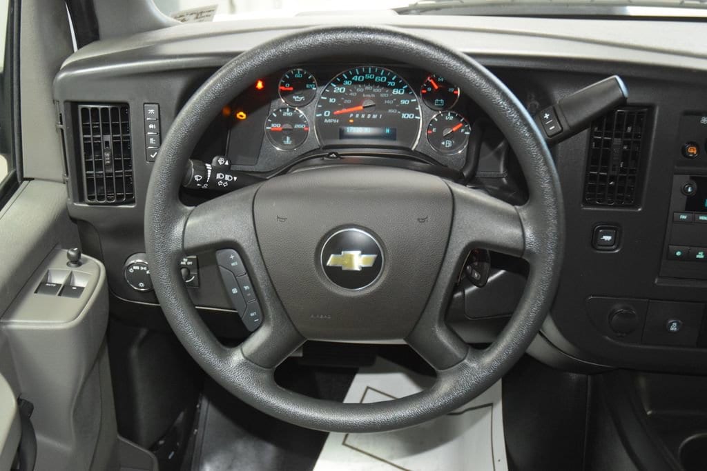 2025 Chevrolet Express Passenger LT - Photo 29