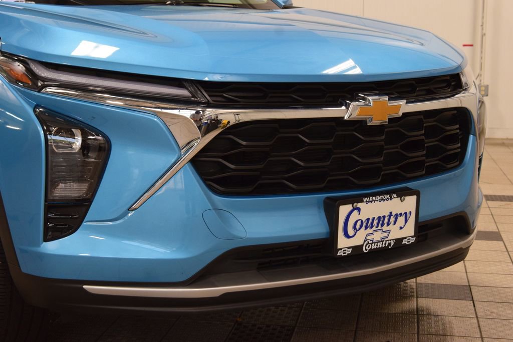 2025 Chevrolet Trax LT - Photo 13