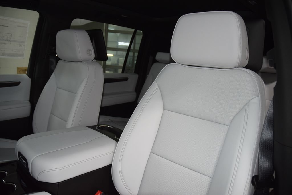 2026 Chevrolet Suburban Premier - Photo 42
