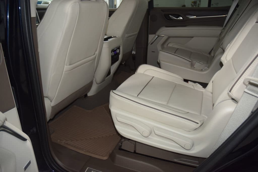2024 GMC Yukon Denali - Photo 44