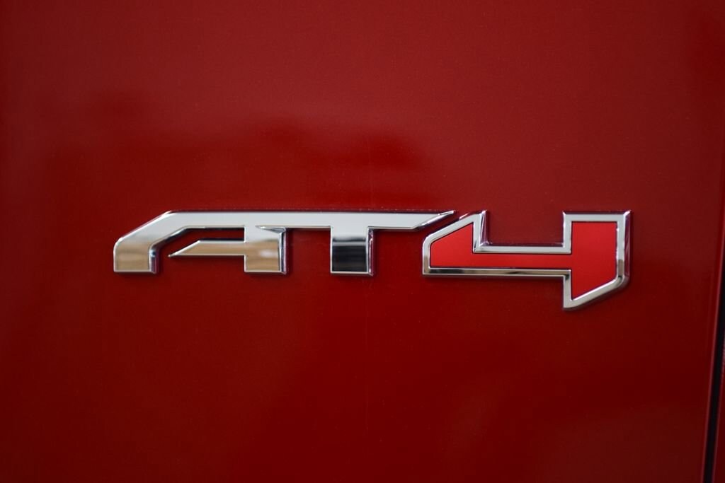 2024 GMC Yukon AT4 - Photo 17