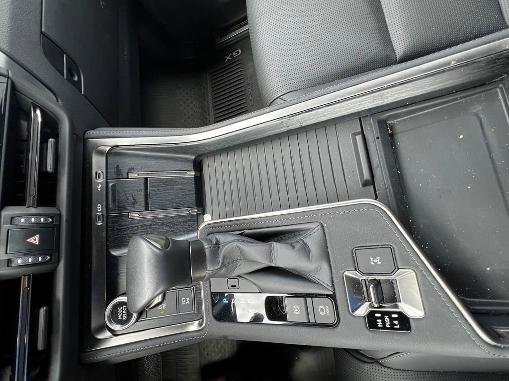 2025 Lexus GX Luxury - Photo 22