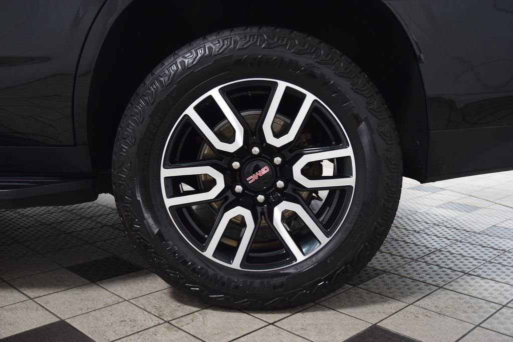 2024 GMC Yukon AT4 - Photo 30