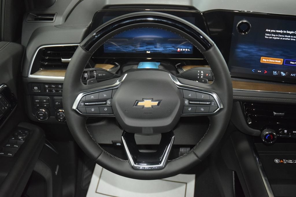 2026 Chevrolet Suburban High Country - Photo 36