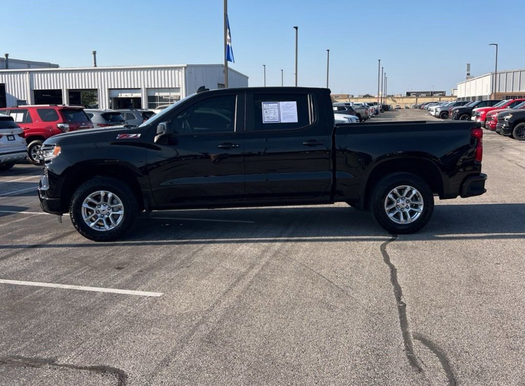 2025 Chevrolet Silverado 1500 RST photo 3