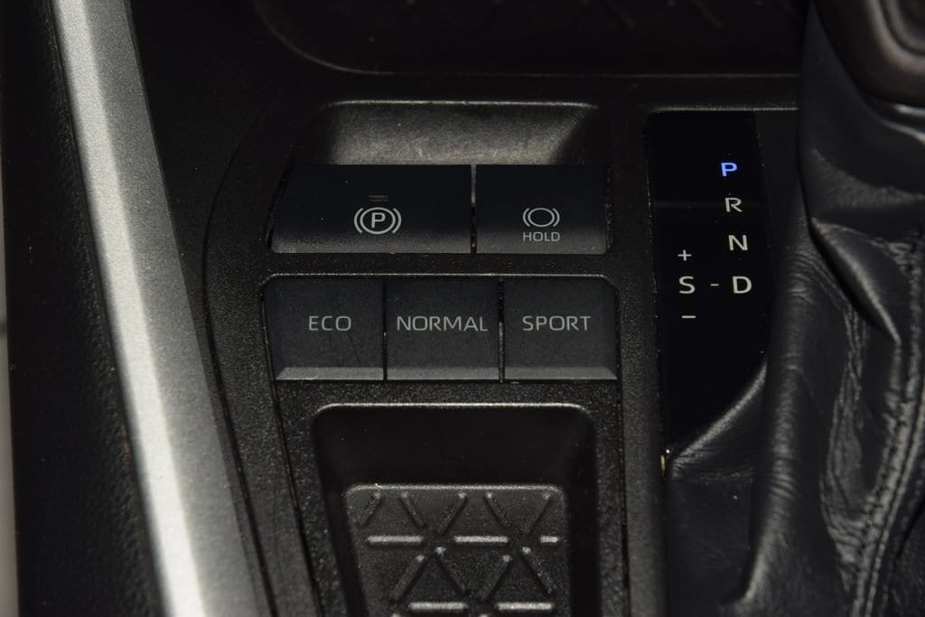 2022 Toyota RAV4 XLE - Photo 32