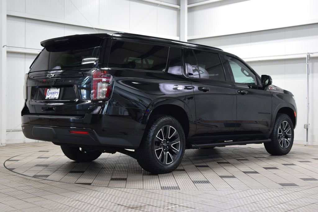2023 Chevrolet Suburban Z71 - Photo 8