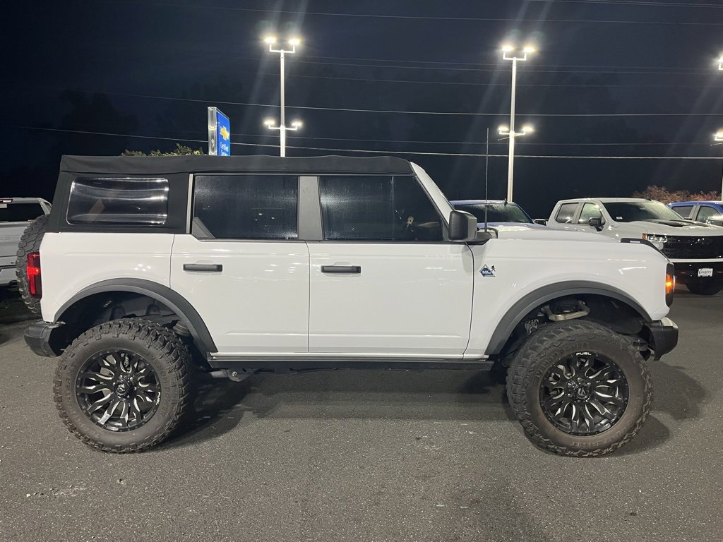 2022 Ford Bronco Base photo 2