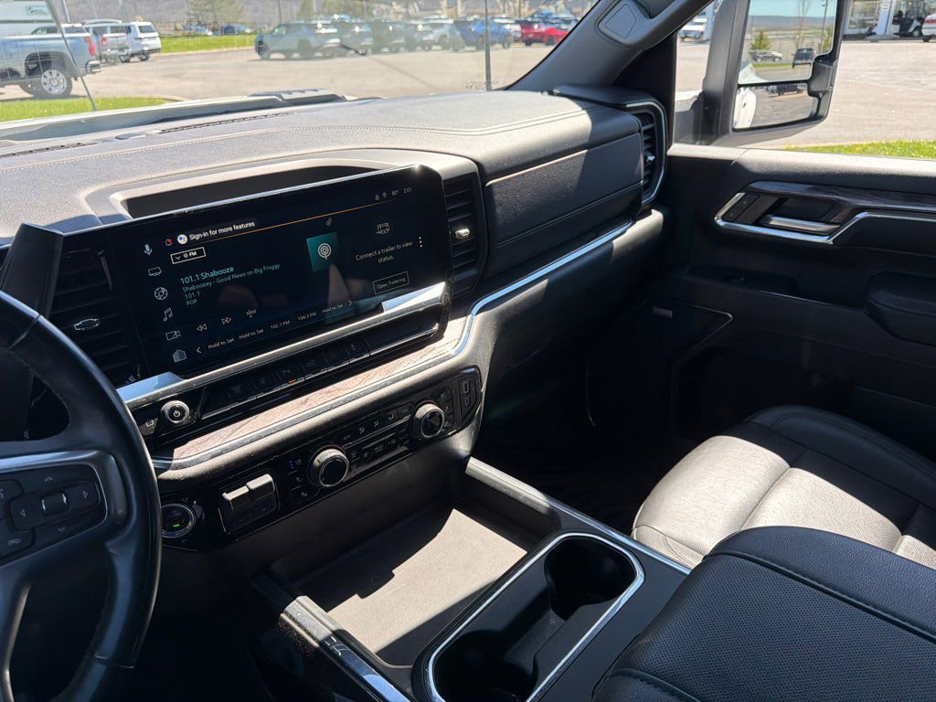 2024 Chevrolet Silverado 3500HD LTZ - Photo 9