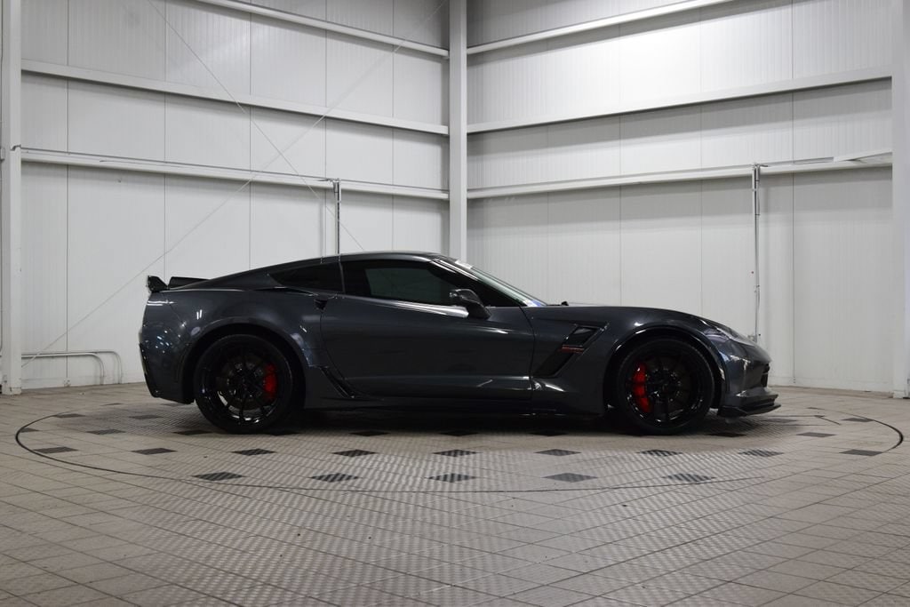 2017 Chevrolet Corvette 2LT - Photo 9