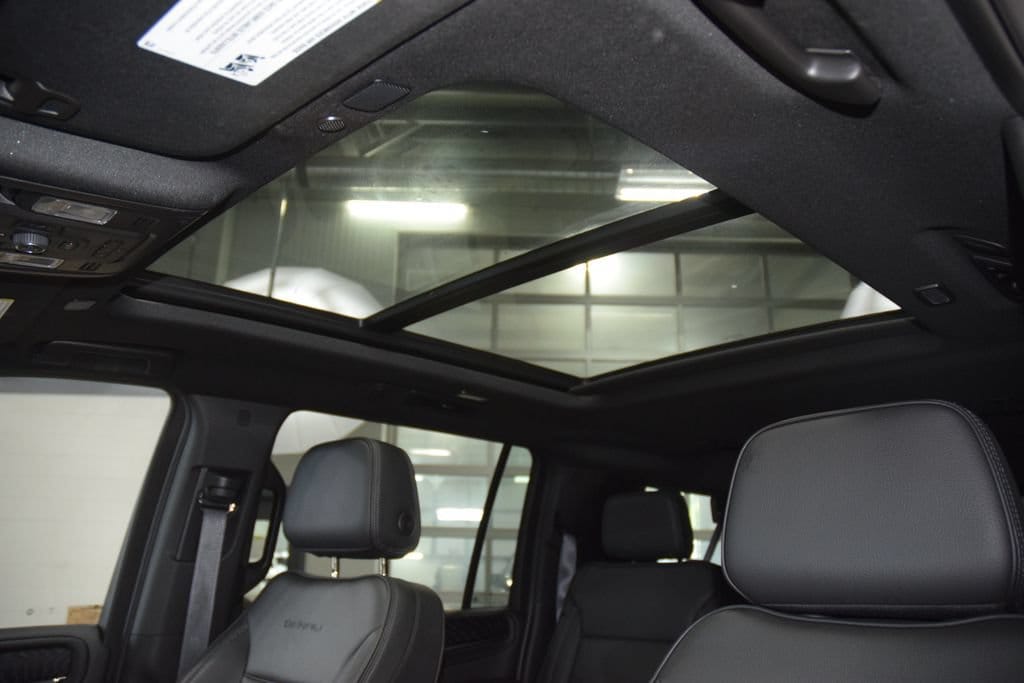 2024 GMC Yukon XL Denali - Photo 52