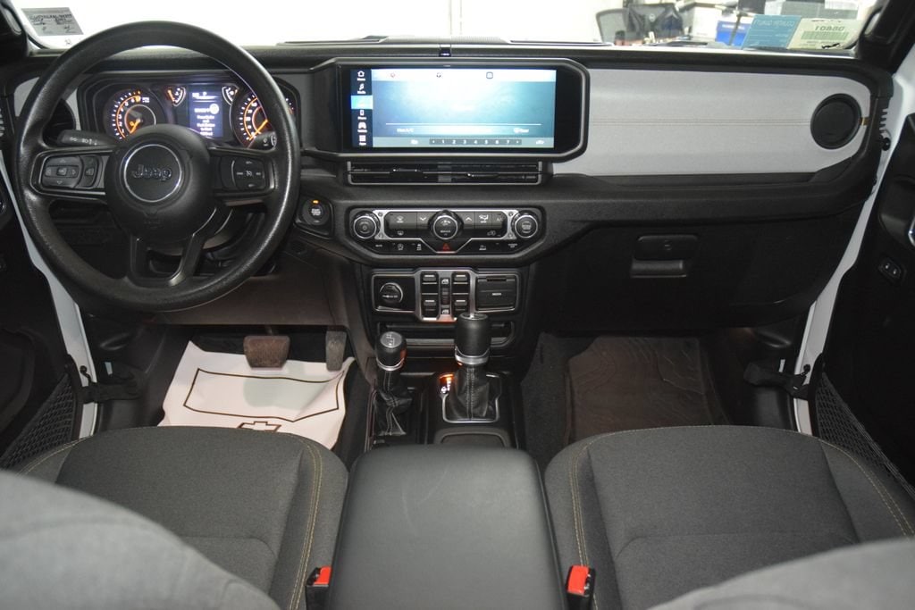 2024 Jeep Gladiator Nighthawk - Photo 29