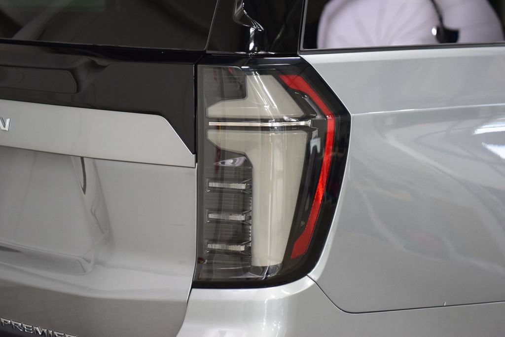 2026 Chevrolet Suburban Premier - Photo 19