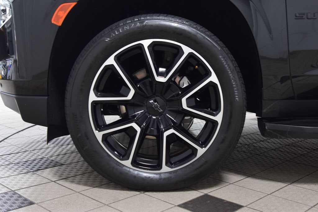 2024 Chevrolet Suburban RST - Photo 28