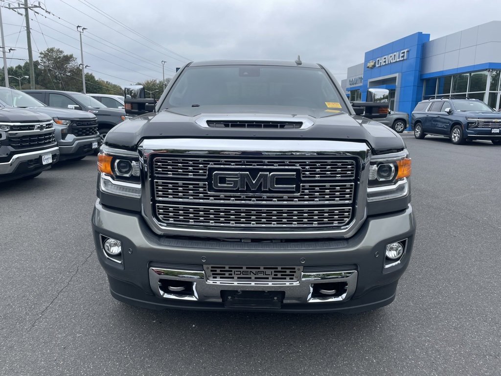 2018 Gmc Sierra 2500 HD Denali photo 2