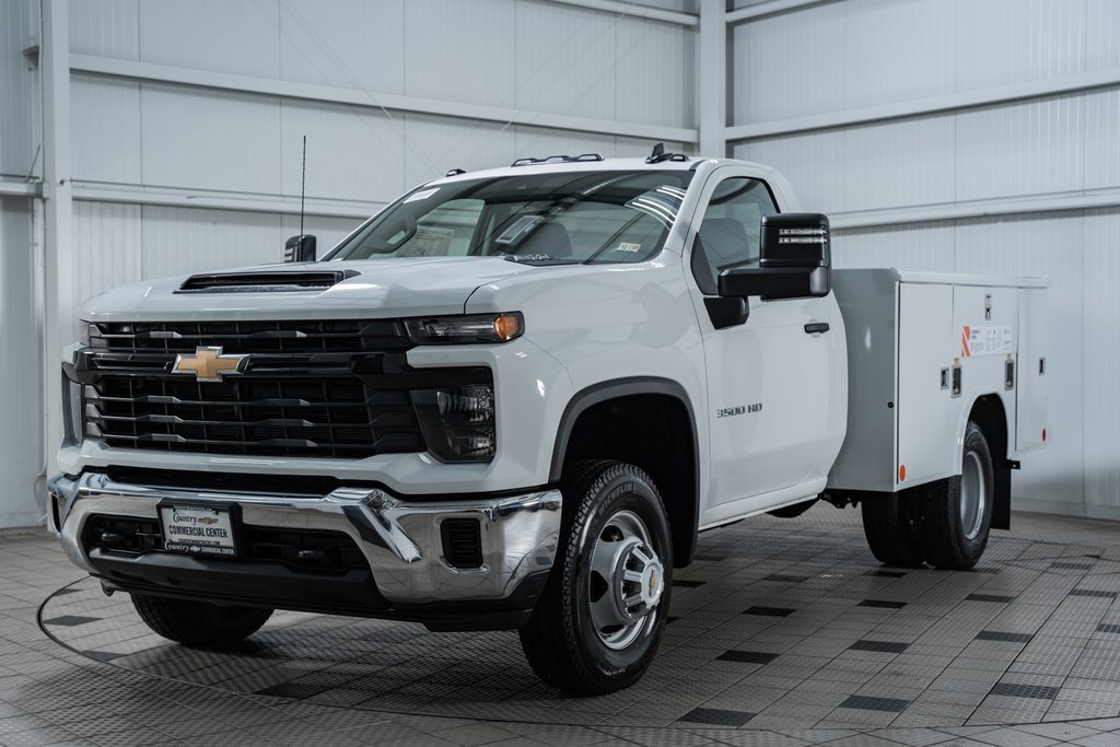 2025 Chevrolet Silverado 3500HD Work Truck photo 2