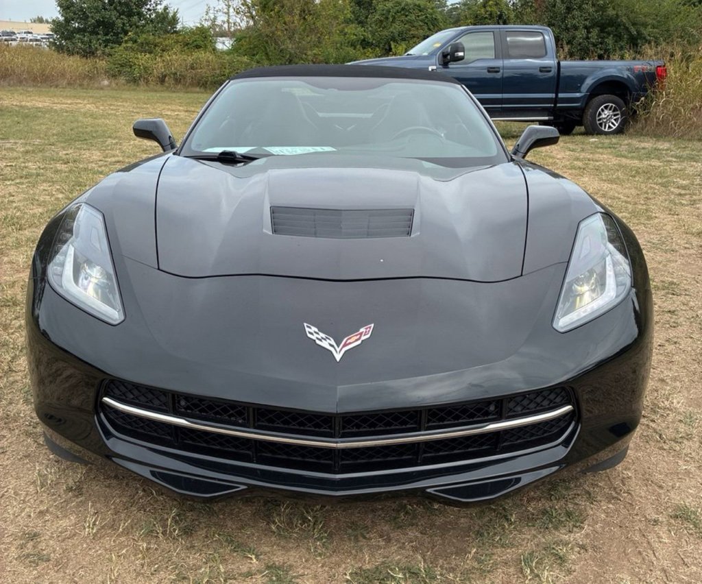 2016 Chevrolet Corvette Stingray 1LT photo 2