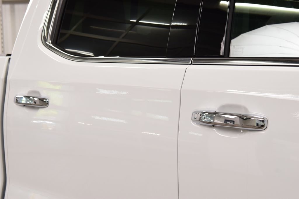 2026 Chevrolet Silverado 1500 LTZ - Photo 18