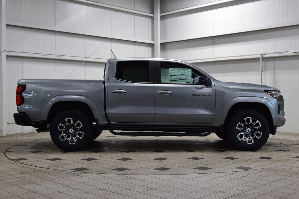 2026 Chevrolet Colorado Z71 - Photo 9