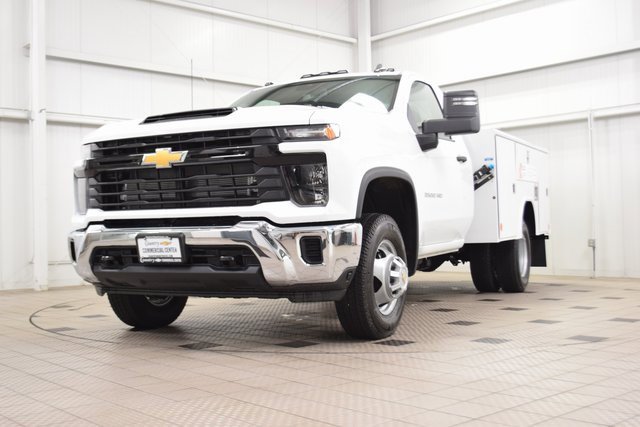 2025 Chevrolet Silverado 3500HD Work Truck photo 2